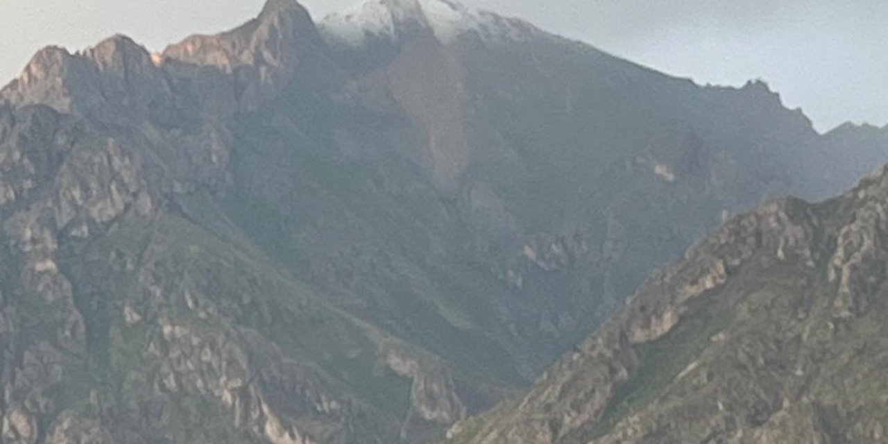 Hakkari’de haziran ayında kar sürprizi