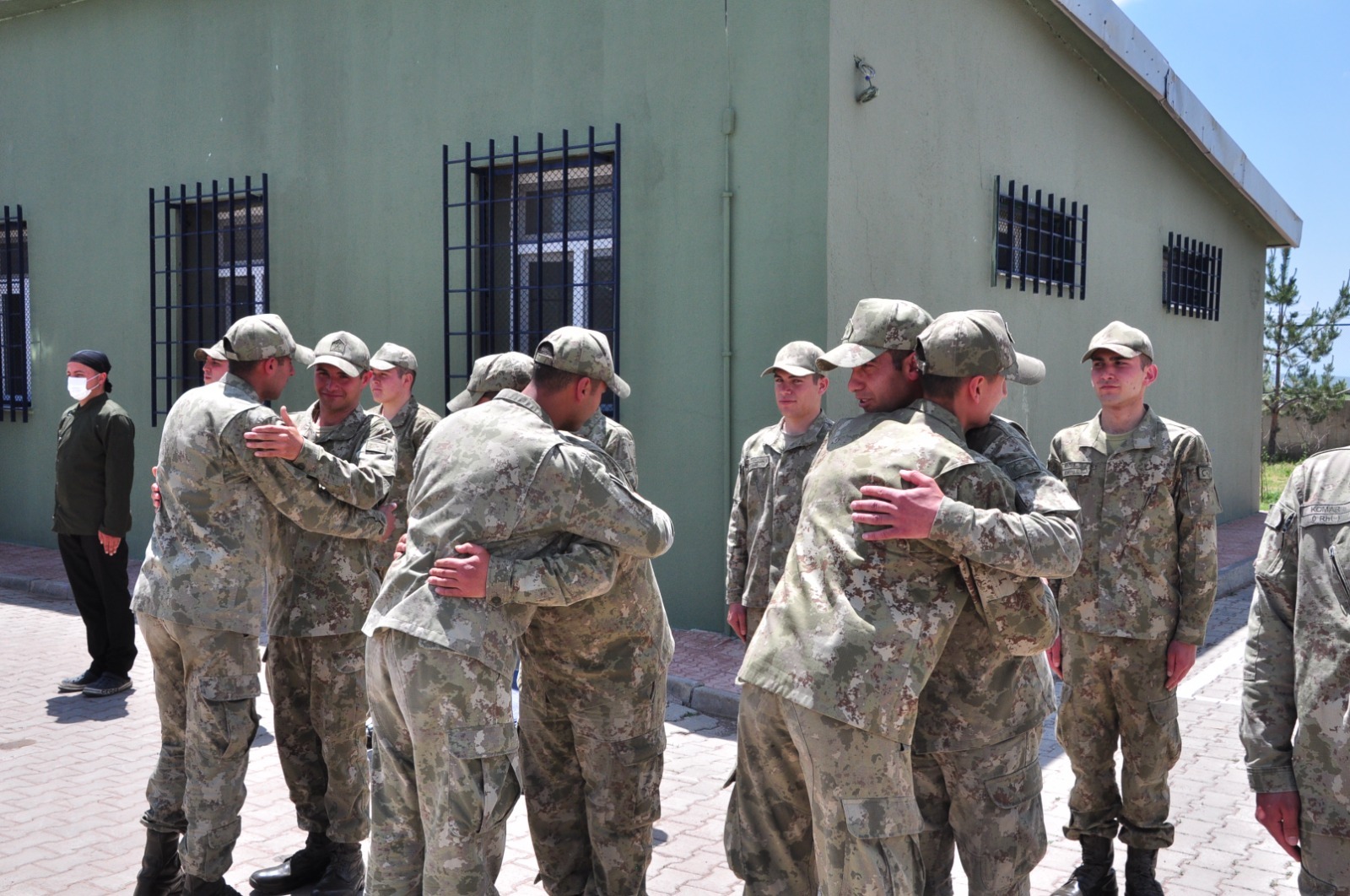 Sınırda nöbet, gönülde bayram