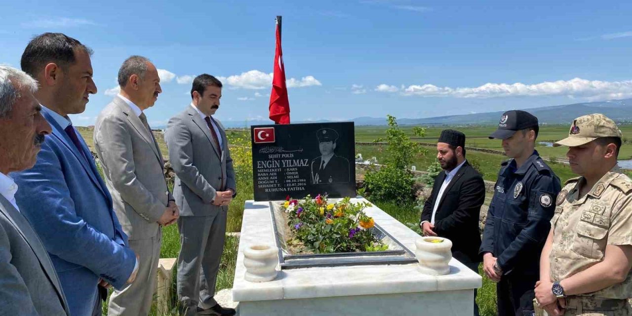 Arpaçay’da şehitler bayramda unutulmadı