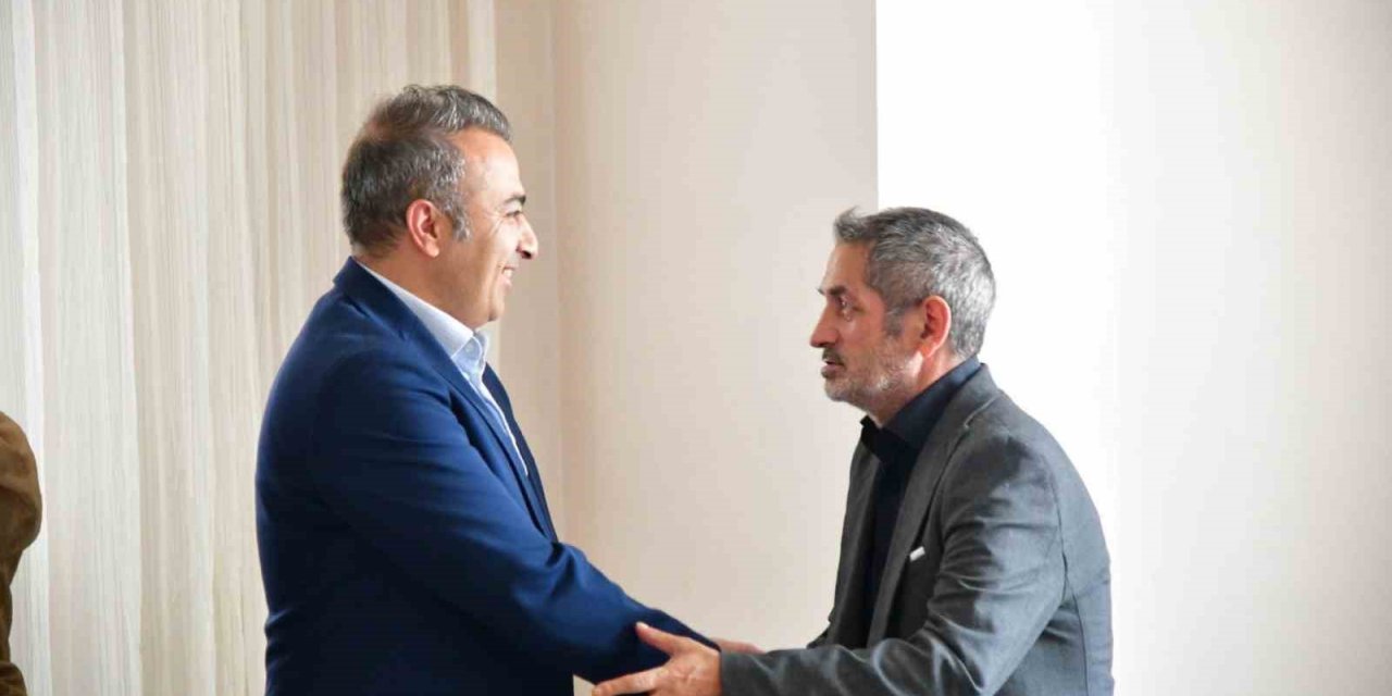 Vali Çiçek, şehit aileleri ile bayramlaştı