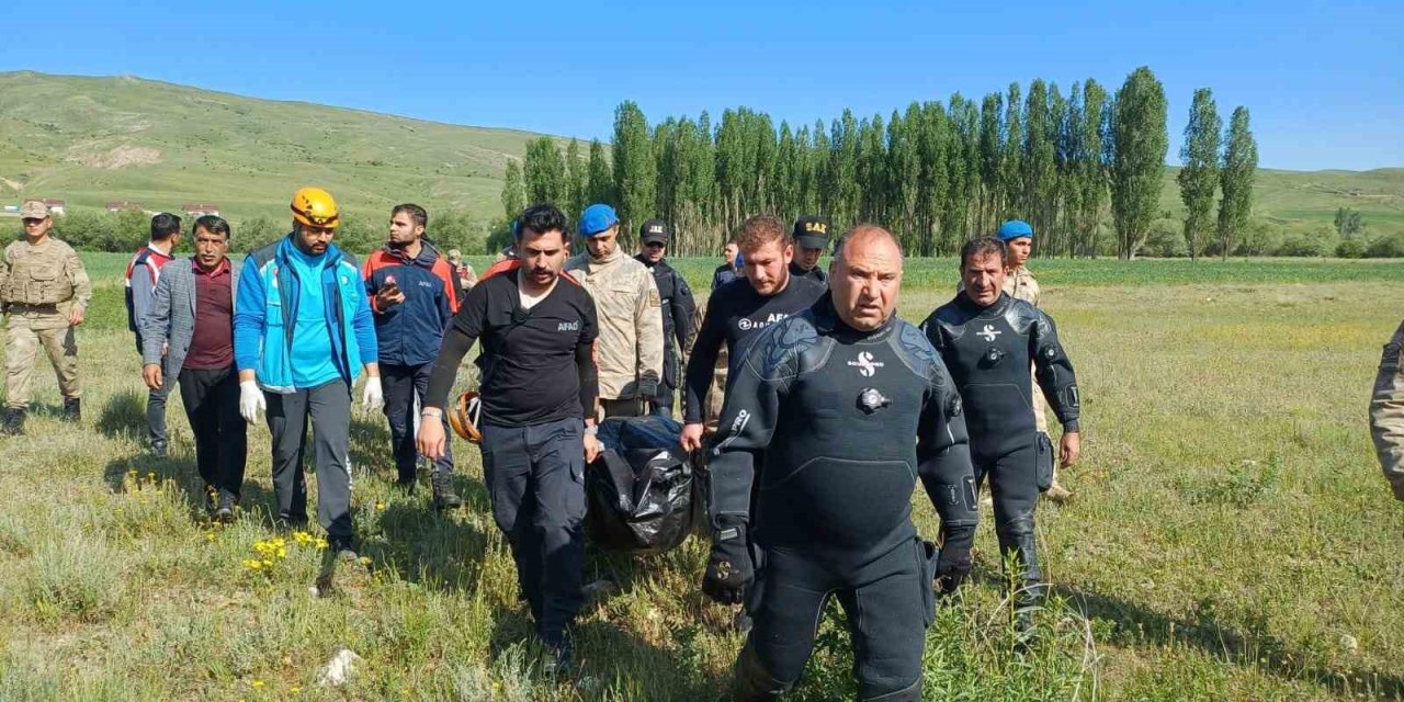 Balık tutmak için girdiği Aras Nehrinde boğularak hayatını kaybetti