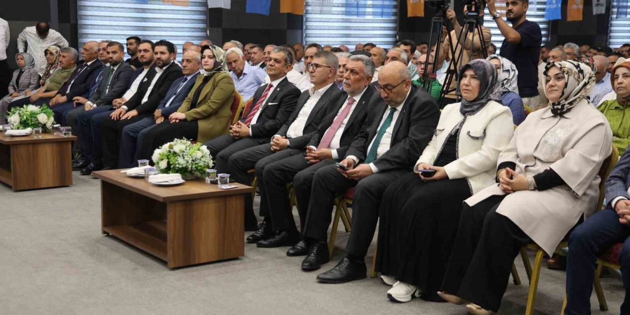 AK Parti Elazığ teşkilatında bayramlaşma