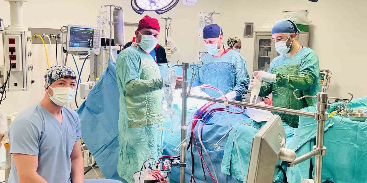 Van’daki Kalp Merkezinde bininci açık kalp ameliyatı başarıyla yapıldı