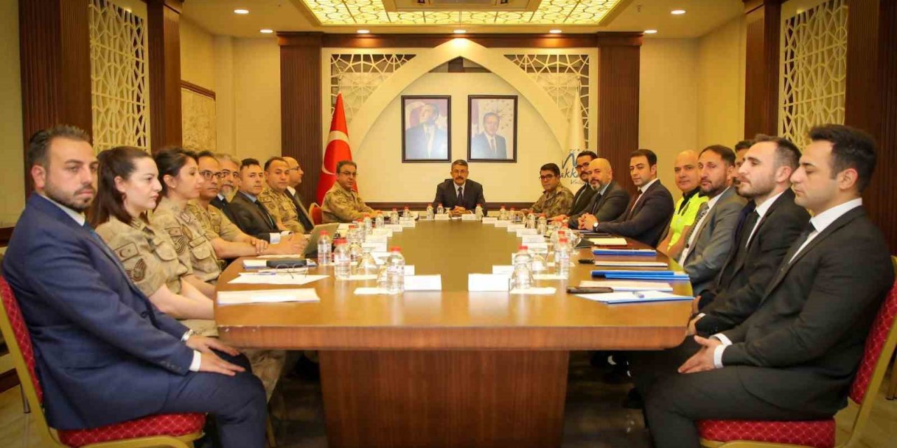 Hakkari’de değişik suçlardan aranan 407 şahıs yakalandı