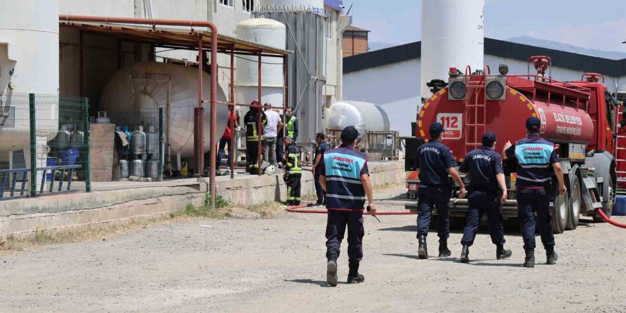 Elazığ’da gaz dolum tesisinde patlama: 3 kişi gazdan etkilendi