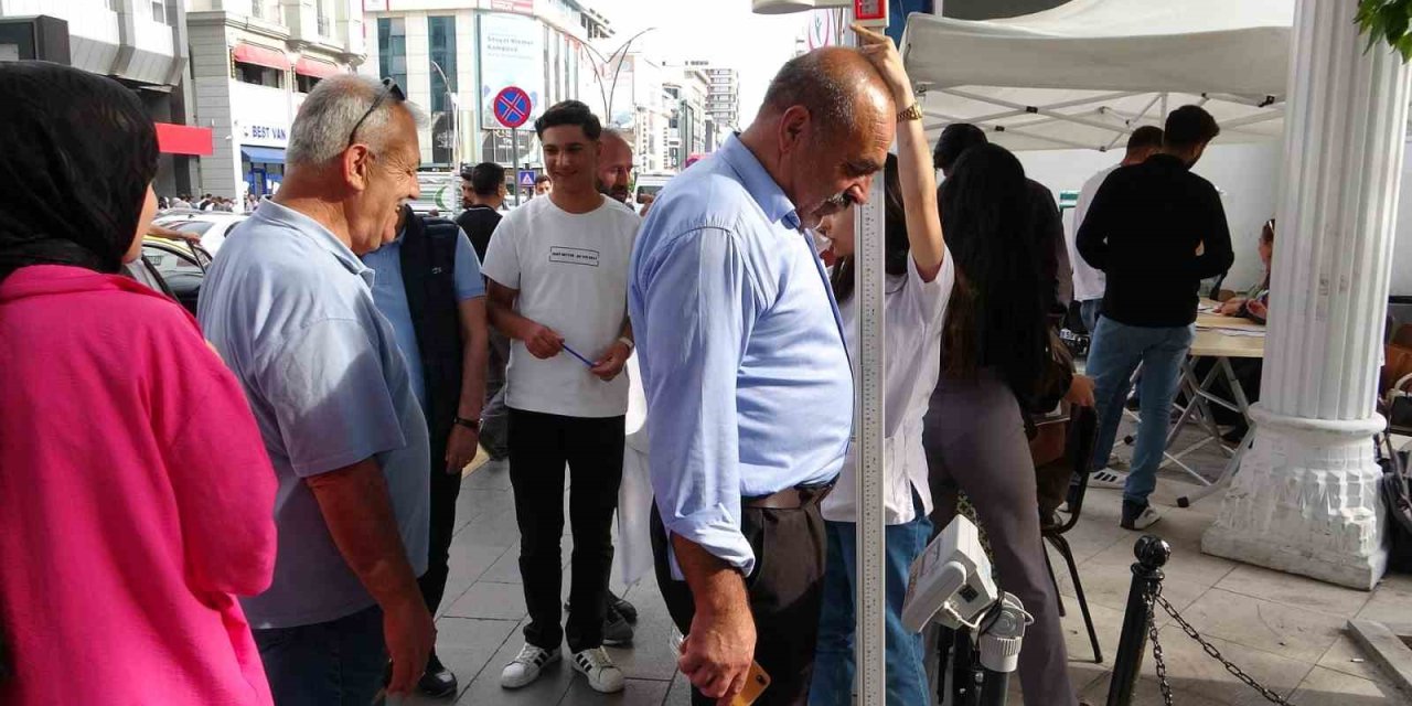 İpekyolu Sağlık Müdürlüğünden sigara ve obezite ile mücadele standı