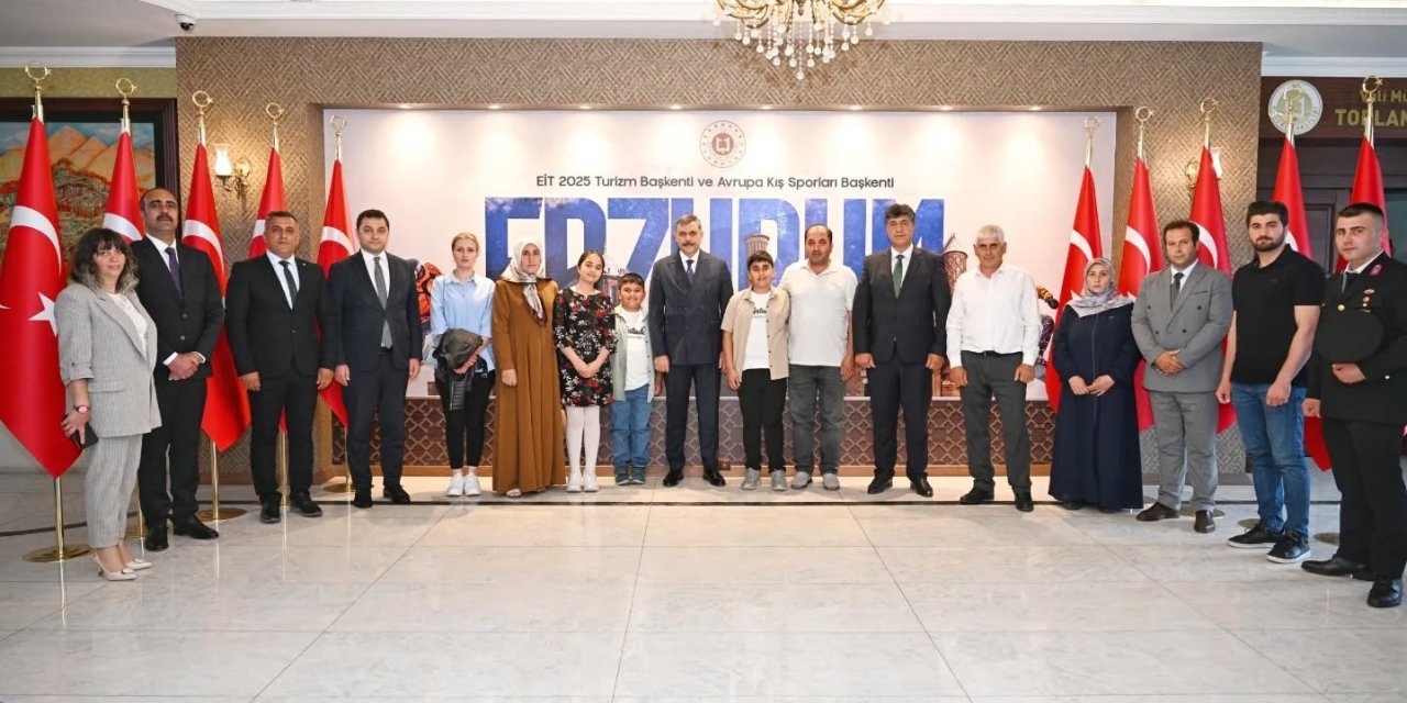 Vali Çiftçi’den, Pasinler Kaymakamı ve Belediye Başkanına teşekkür belgesi