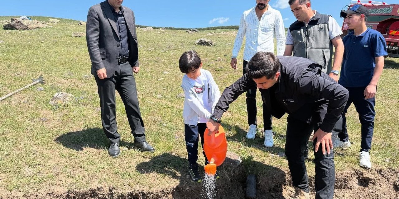 Sarıkamış’ta fidanlar toprakla buluştu