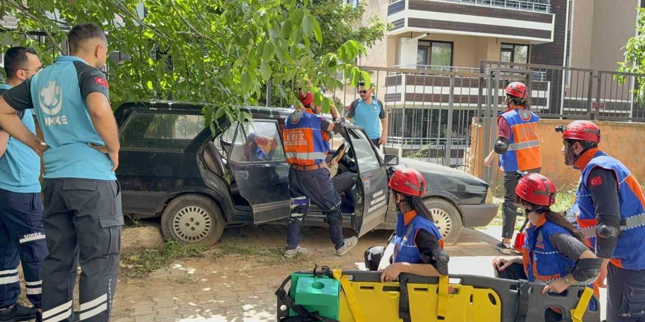 Tunceli’de UMKE temel eğitimi başarıyla tamamlandı