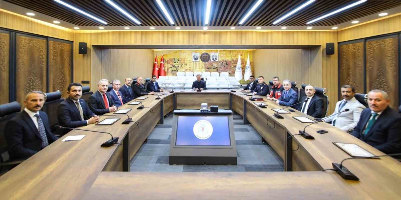 Erzincan’da başarılı birim amirlerine başarı belgesi