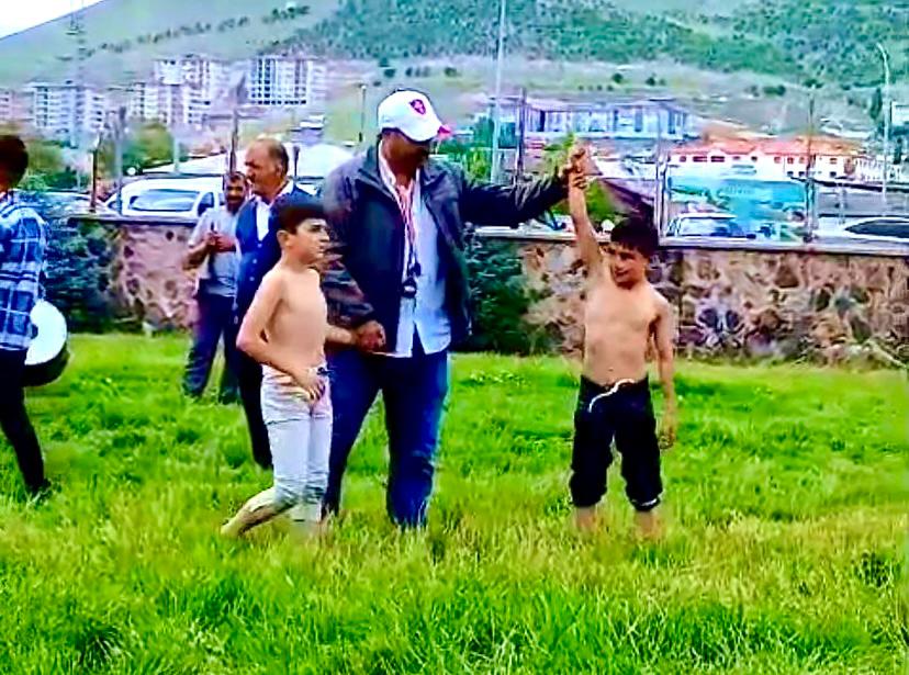 Sarıkamışlı Hasan Fatih Ünaldı Pasinler’de şampiyon oldu