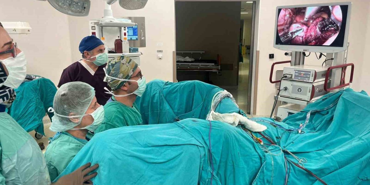 Dr. Şanlı: "V-NOTES tekniğini hastalarımıza başarıyla uygulamaktayız"