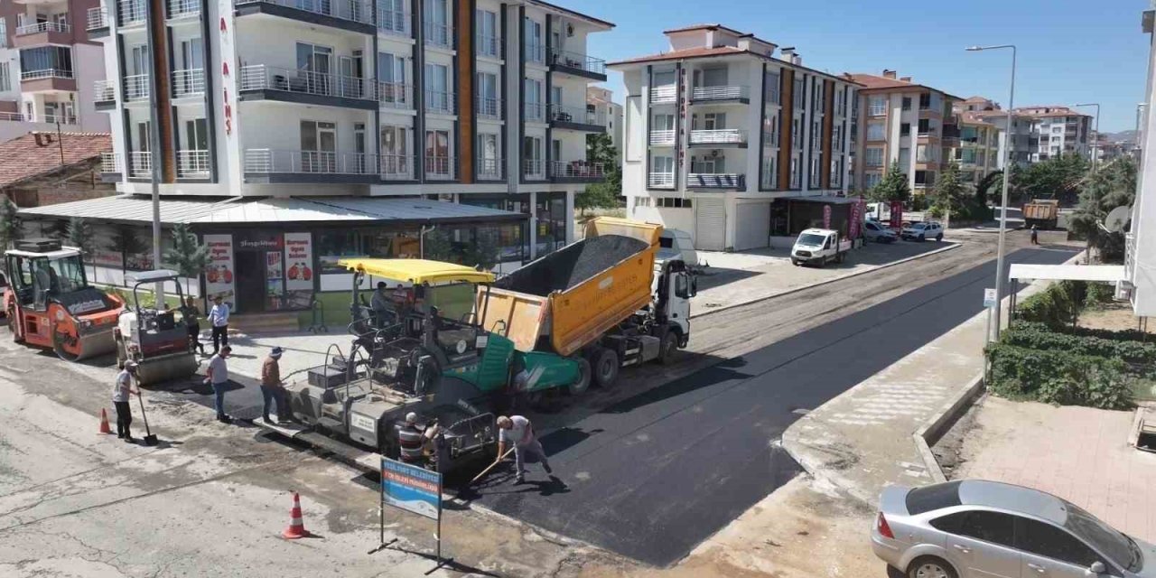 Yeşilyurt’ta yollar baştan aşağı yenileniyor