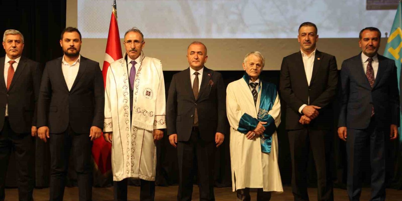 Elazığ’da Kırım Tatar Türk Halkı Milli Lideri Mustafa Abdülcemil Kırımoğlu’na fahri doktora verildi