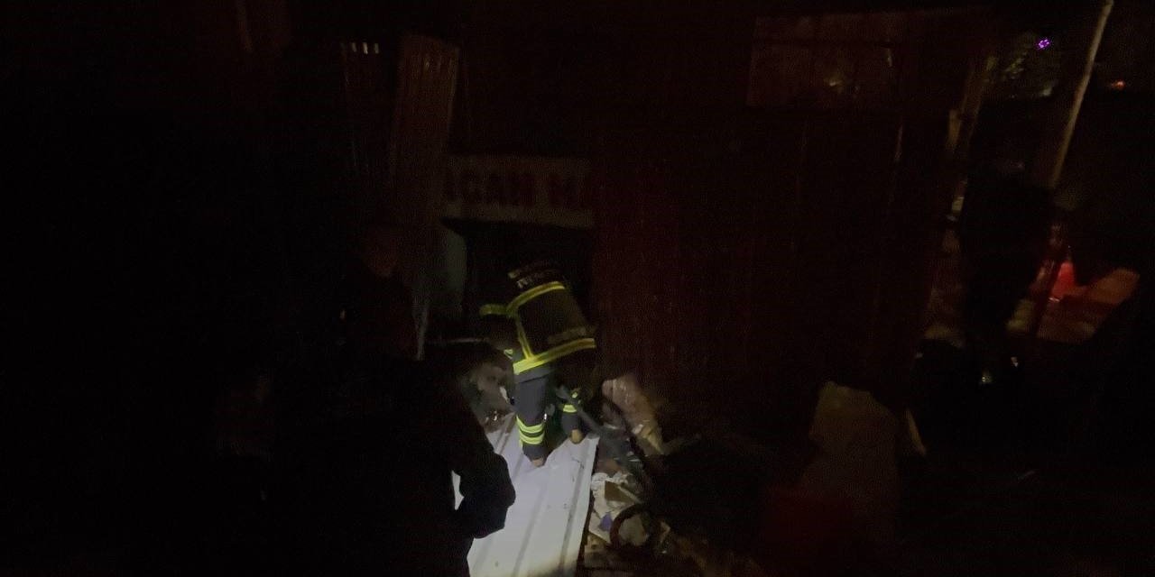 Erzincan’da gece saatlerinde yangın paniği!