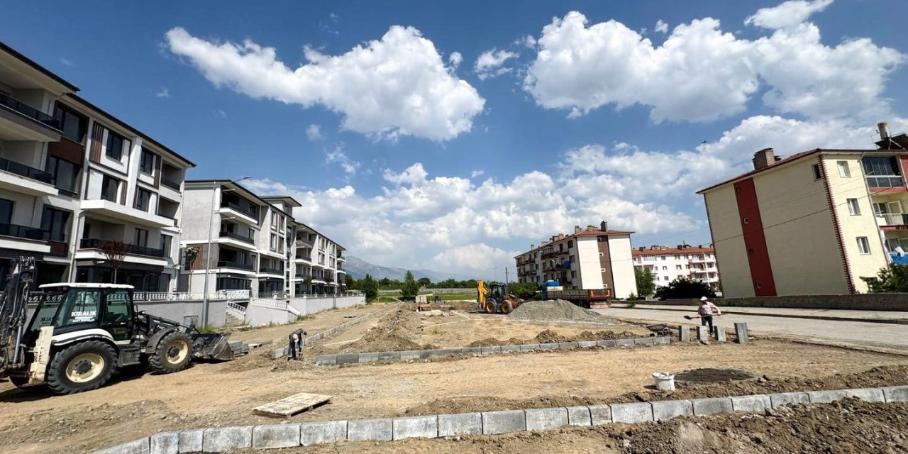 Yunus Emre Mahallesi’nde yeni çocuk parkı yapımına başlandı