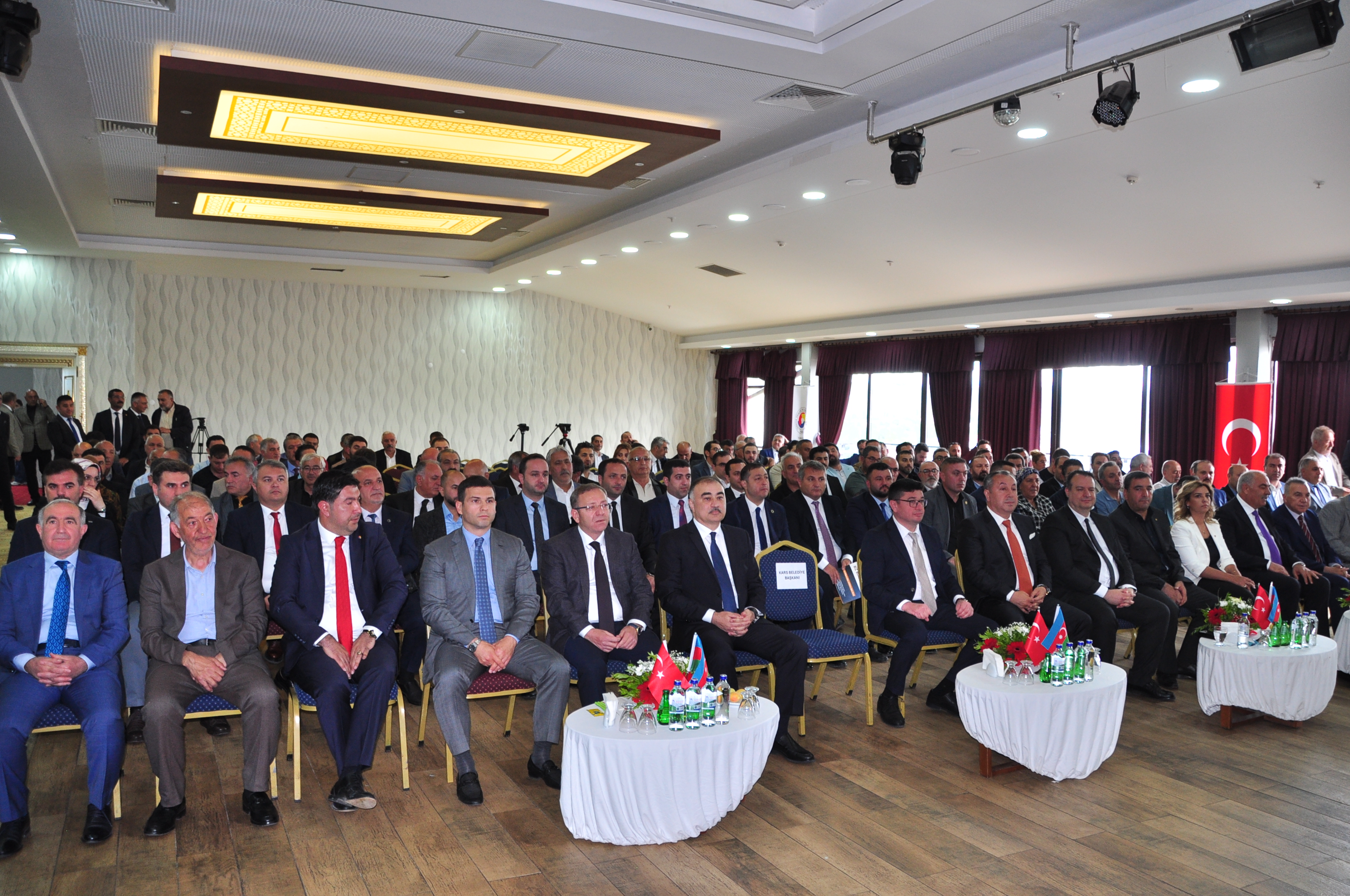 Azerbaycan'daki yatırım ve iş fırsatları anlatıldı