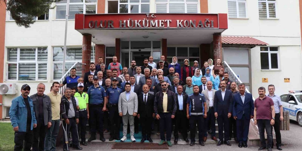 Olur Kaymakamı Kini’ye duygusal veda