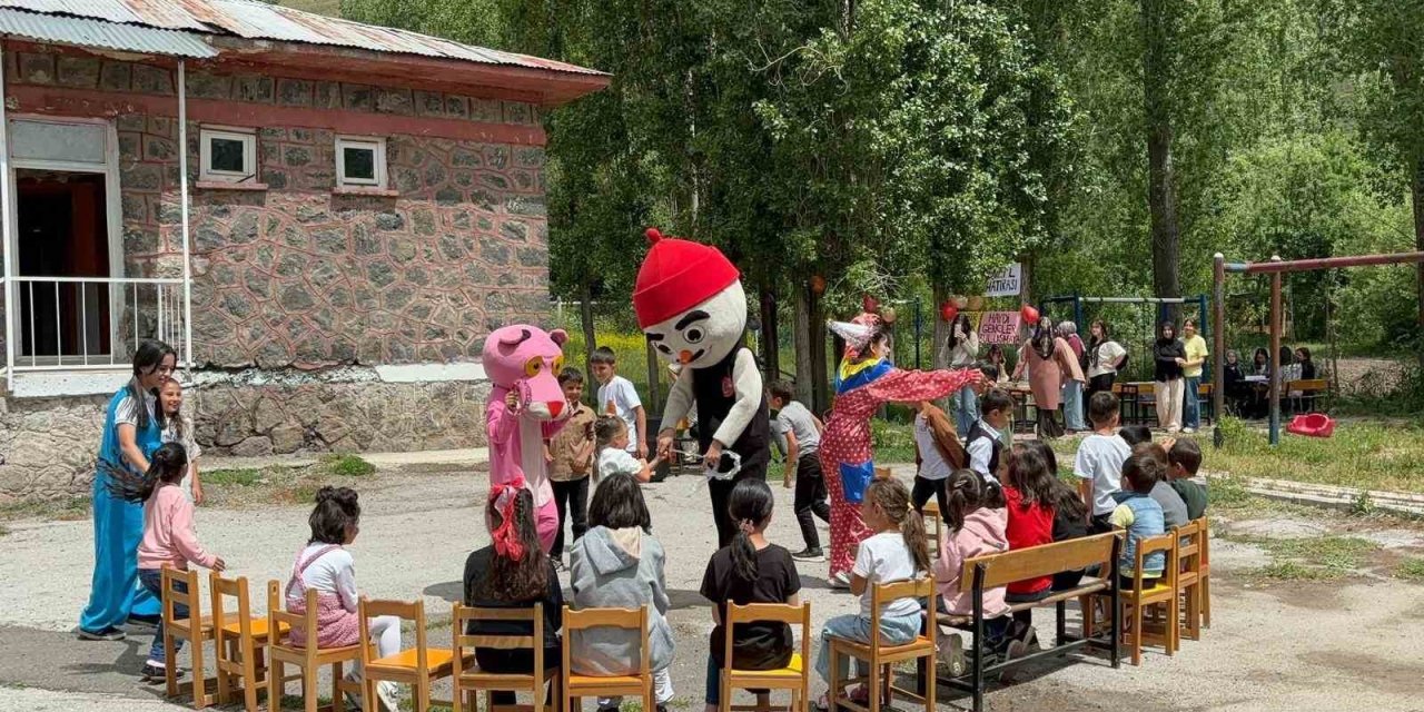 Fen Lisesi öğrencilerinden köy öğrencilerine anlamlı etkinlik