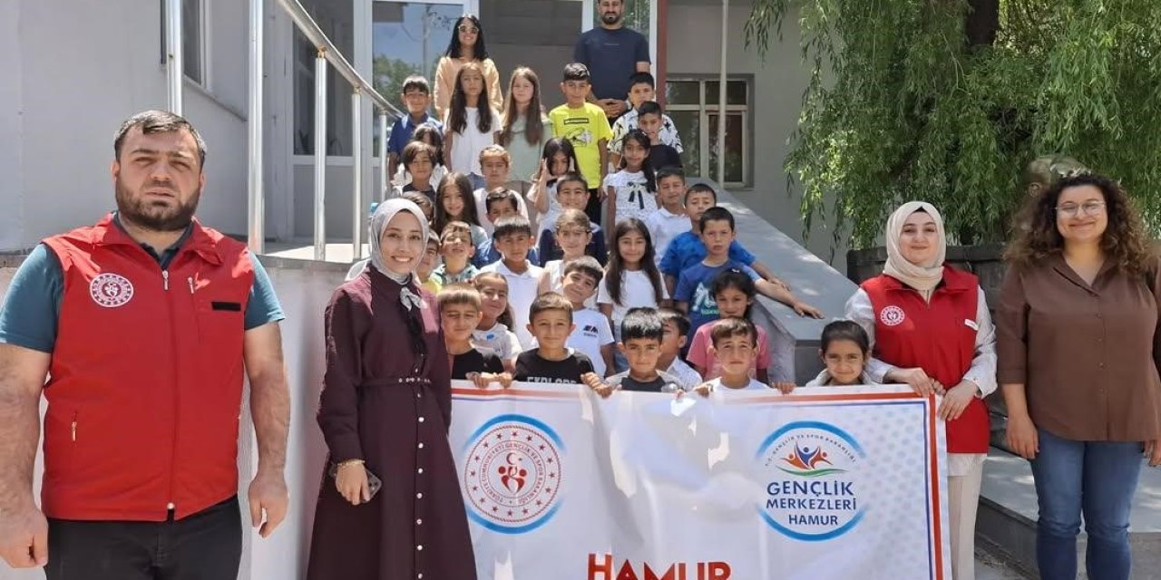 Hamur’da öğrencilere sinema sürprizi