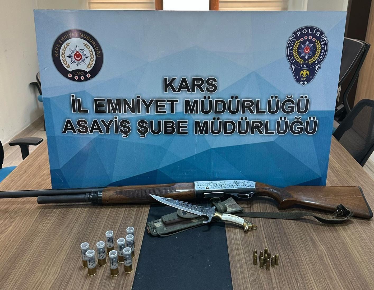 Kars’ta Asayiş Şube göz açtırmıyor