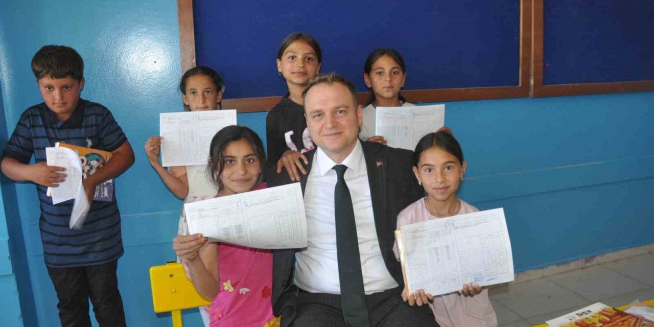 Bulanık’ta 18 bin öğrenci karne sevinci yaşadı