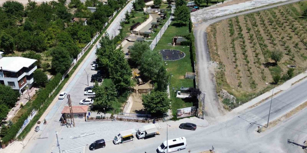Battalgazi Belediyesi’nden Çınar Park’ta temizlik çalışması