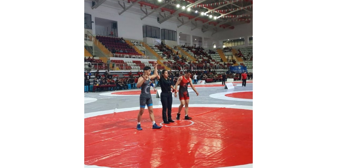 Elazığlı minik güreşçiler Türkiye şampiyonasına damga vurdu