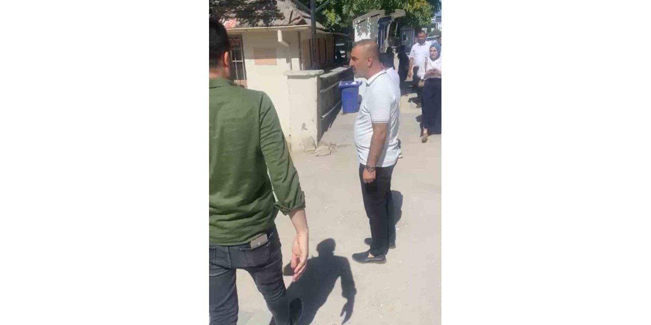 Elazığ’da TYT’ye geç kalan öğrenciler belediyenin araçlarıyla salona yetiştirildi