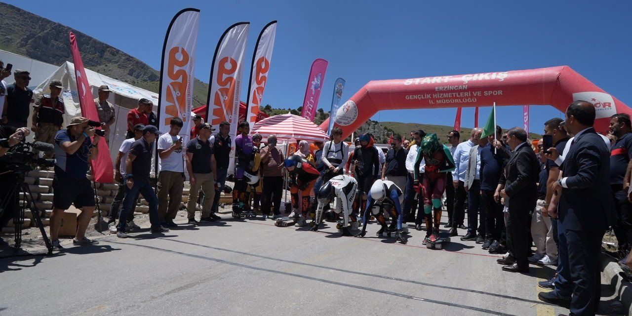 Dünya Kaykay İniş Şampiyonası Erzincan’da nefes kesti