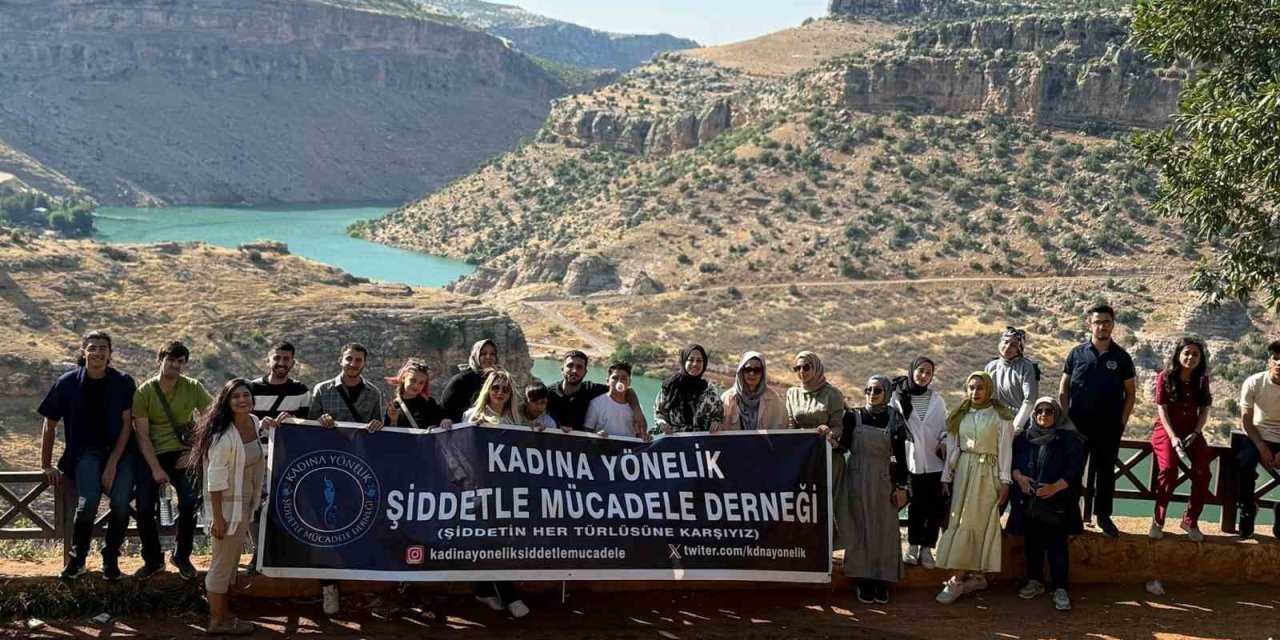 Elazığlı kadınlar ve gençler Diyarbakır’ı gezdi