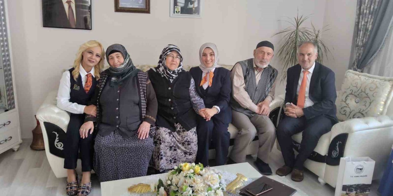 Kars’ta şehit yakınları evlerinde ziyaret edildi