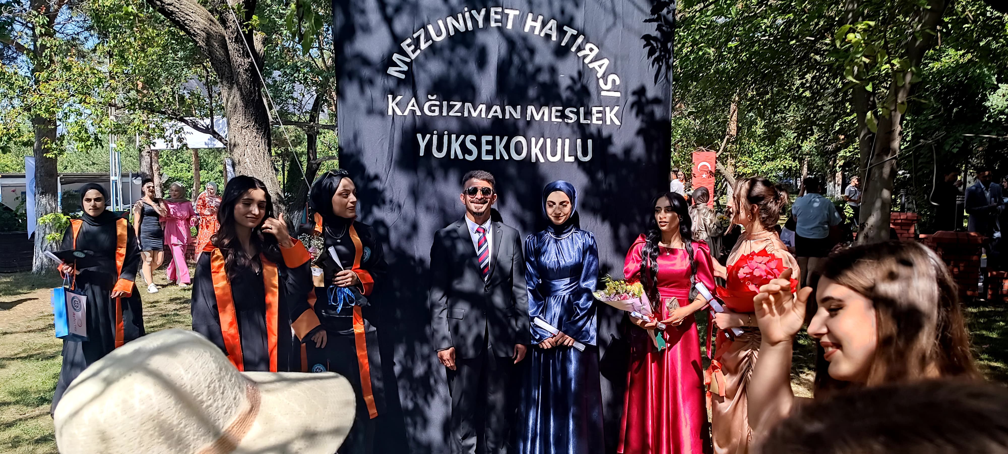 Kağızman'da mezuniyet coşkusu