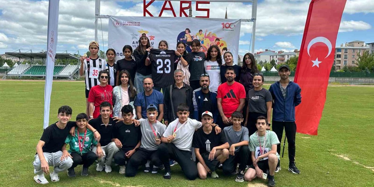 Elazığ atletizm takımları Kars’tan şampiyonlukla döndü