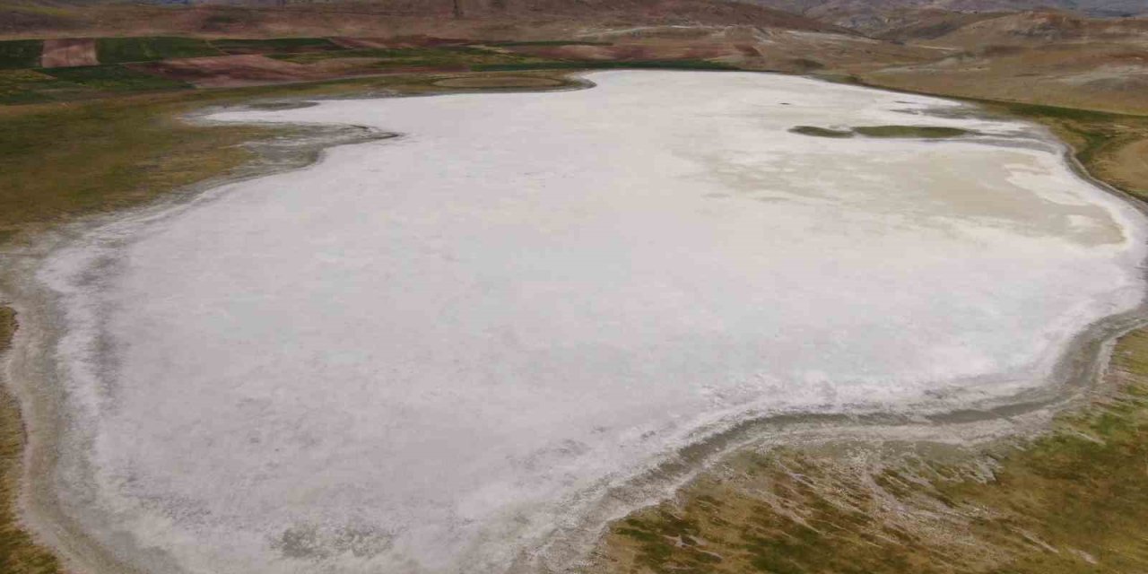 İklim değişikliği Van’daki Tuz Gölü’nü kuruttu