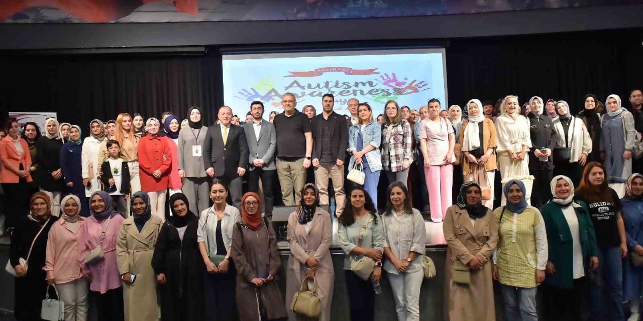 Otizm farkındalık eğitimi yoğun ilgi gördü