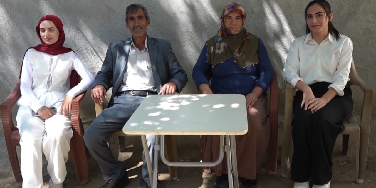 Muş’ta YKS çıkışında duygulandıran karşılama