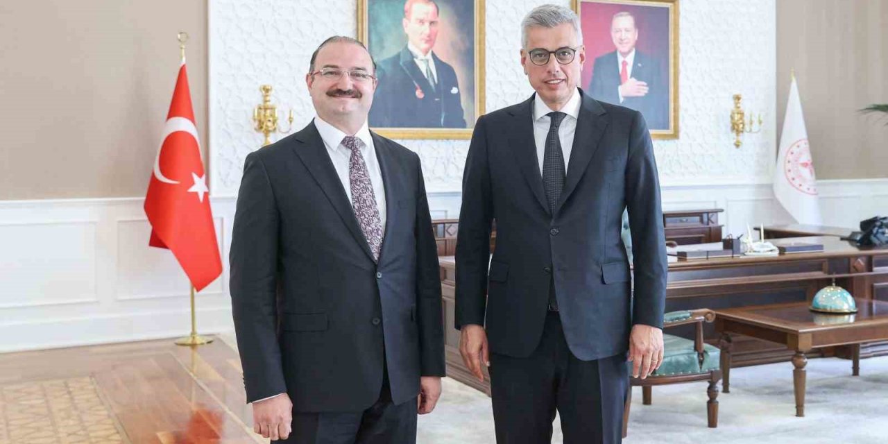 Sağlık alanında güçlü iş birliği: Rektör Hacımüftüoğlu, Sağlık Bakanı Memişoğlu ile görüştü