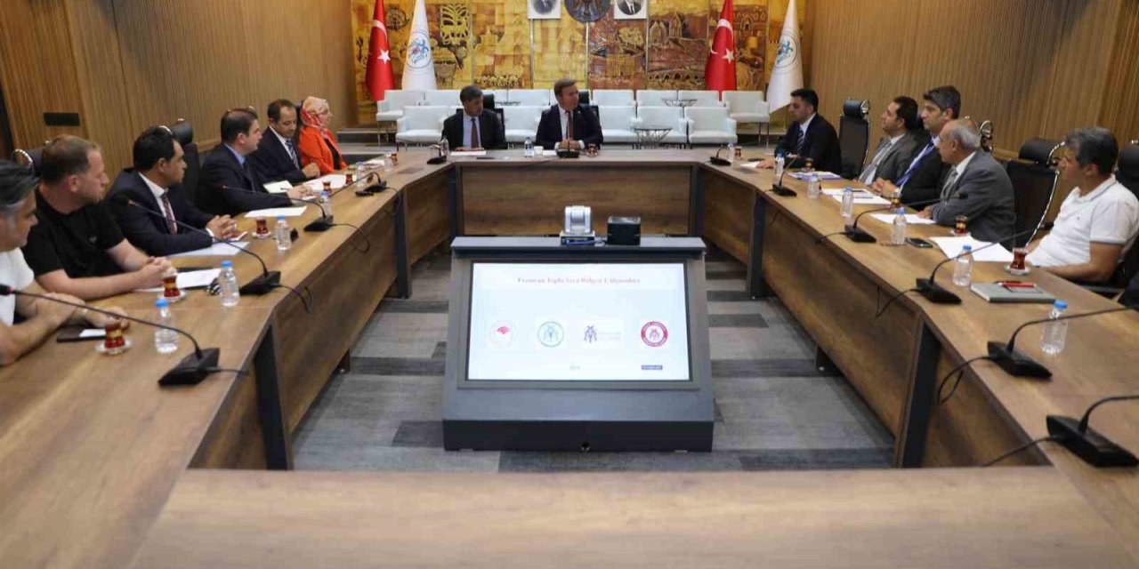 Erzincan Toplu Sera Bölgesi Çalışmaları toplantısı düzenledi