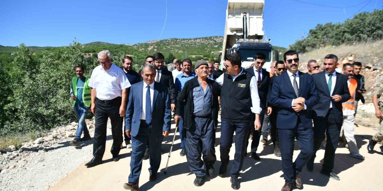 Tunceli’de köy yolları sıcak asfalta tanışıyor