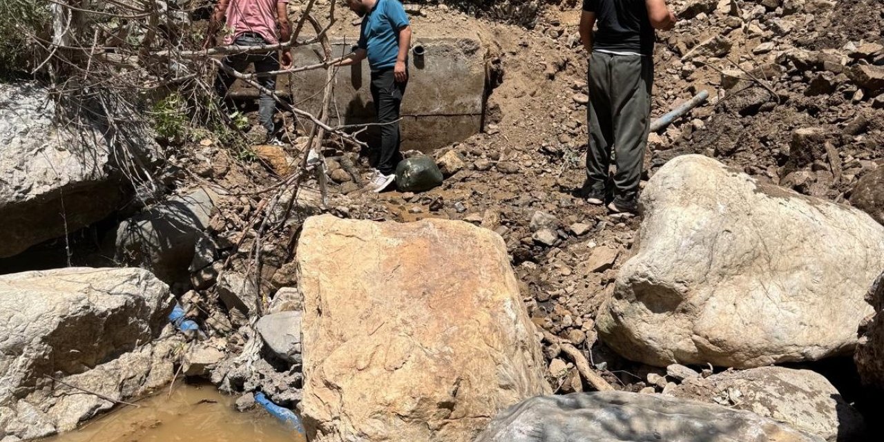 Çukurca Köprülüde su sorunu çözüldü