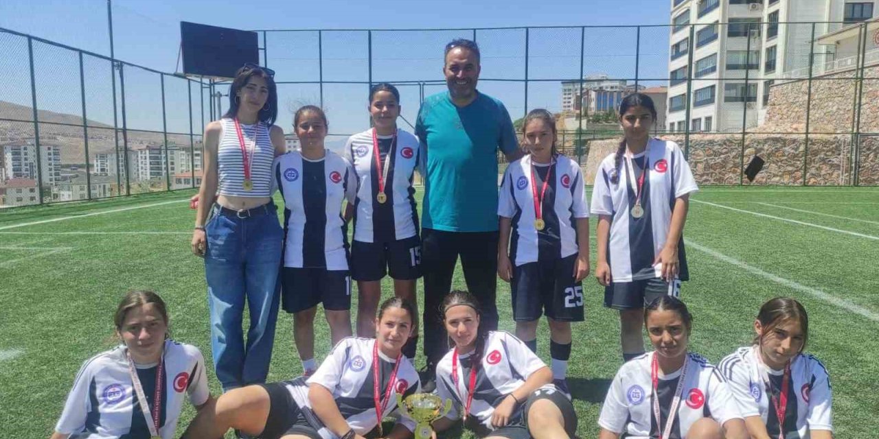 Erzincan’ın kızları şampiyon