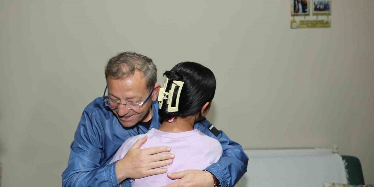 Vali Polat’tan Türkiye 2’incisi öğrenciye ziyaret