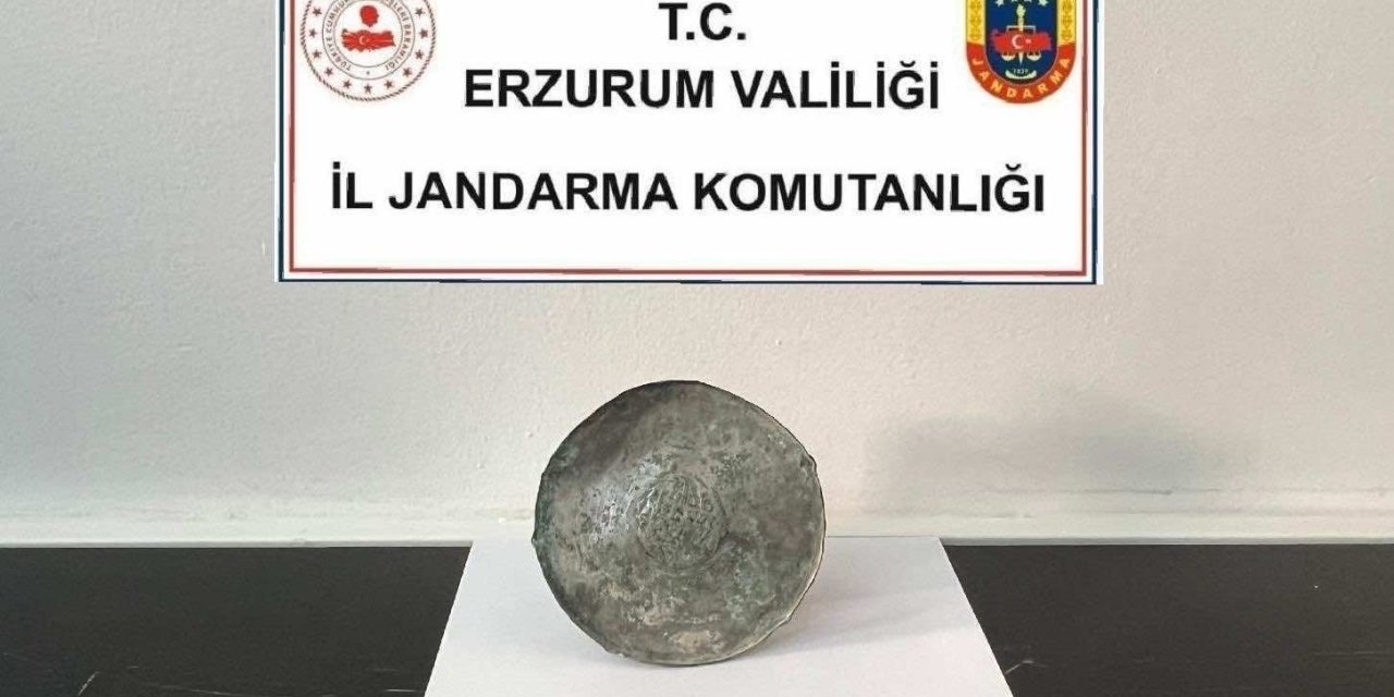 Piknikte bulduğu Bizans dönemi  bronz diski jandarmaya teslim etti