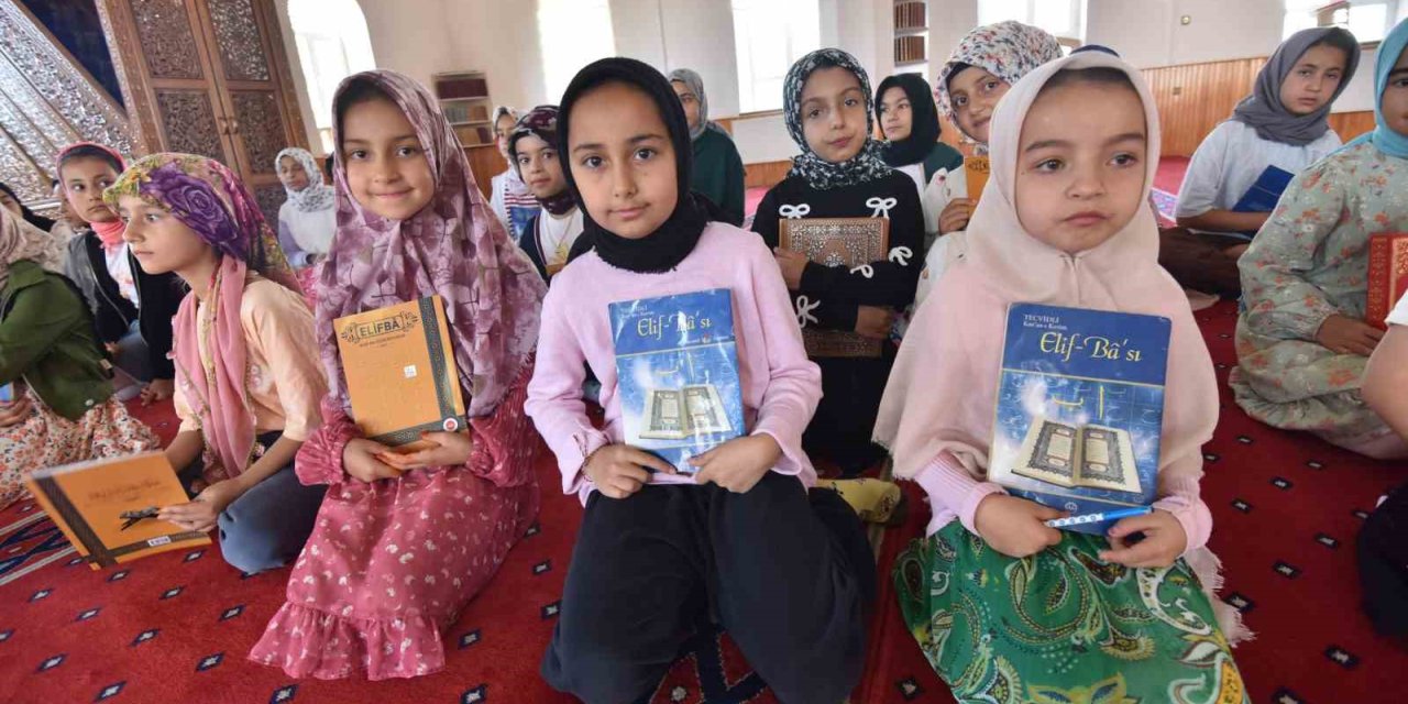 Ahlat’ta yaz Kur’an kursları açılış programı düzenlendi