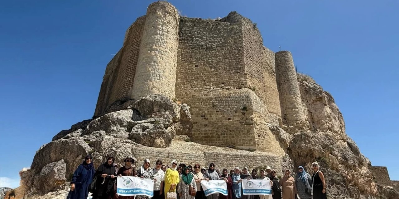 Yeşilyurt Kent Konseyi Kadın Meclisinden Harput’a tarih ve kültür dolu gezi