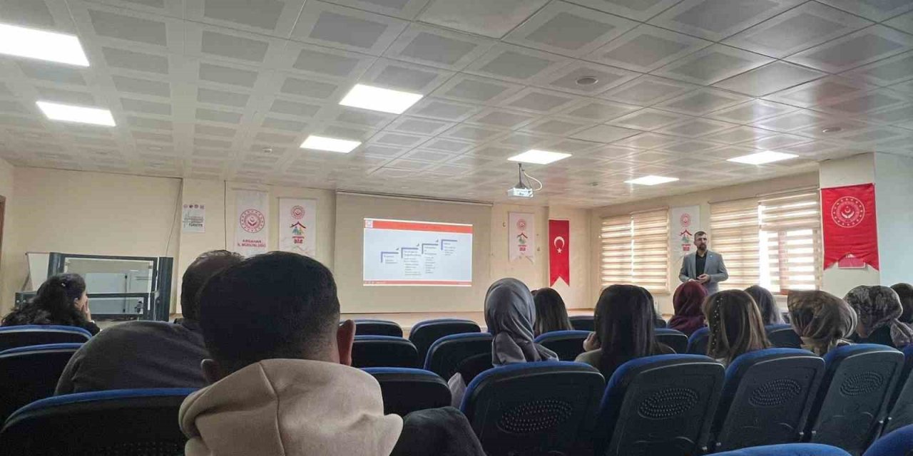 Ardahan’da "Koruyucu Aile Olmak" konulu seminer düzenlendi