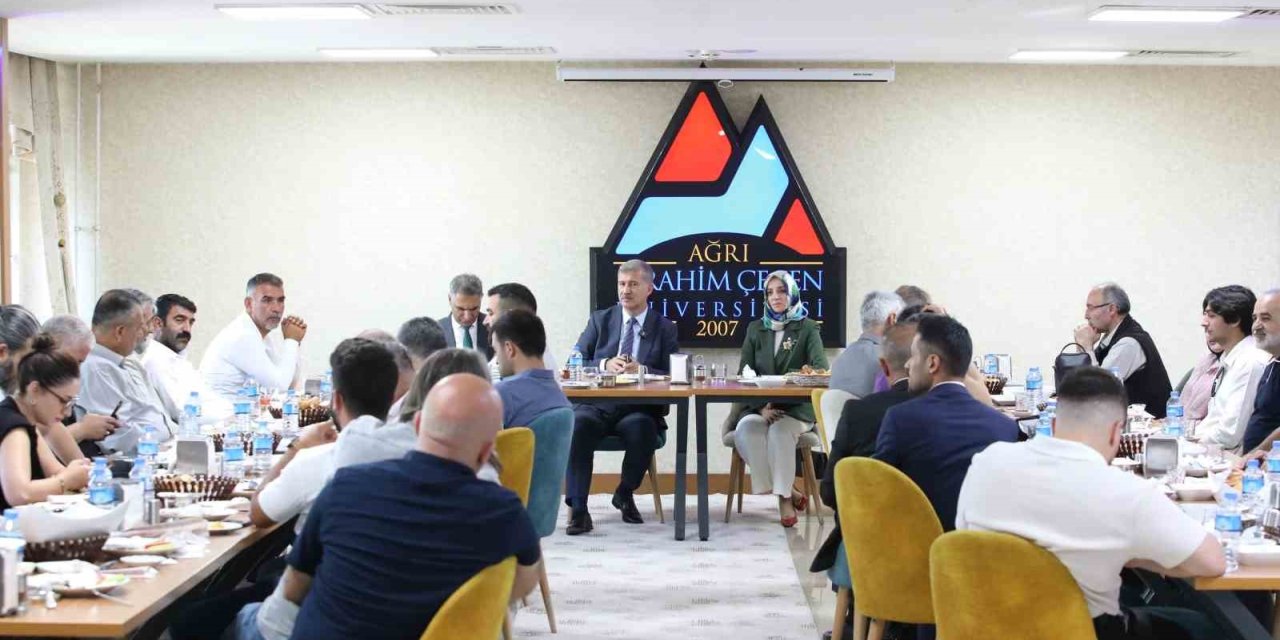 Prof. Dr. Gülçin, Basın Mensupları ile Bir Araya Geldi