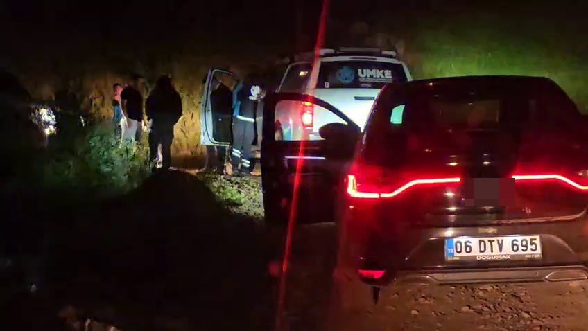 Düşen uçağın enkazını arama çalışmaları sürüyor