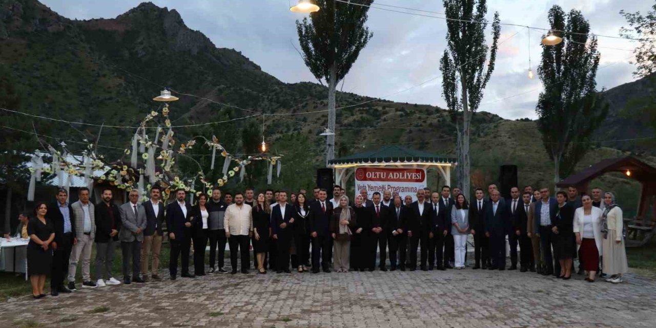Oltu adliyesinde duygusal veda